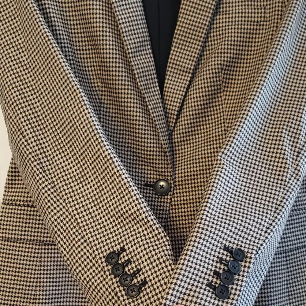 Blazer - Picture 6 of 11